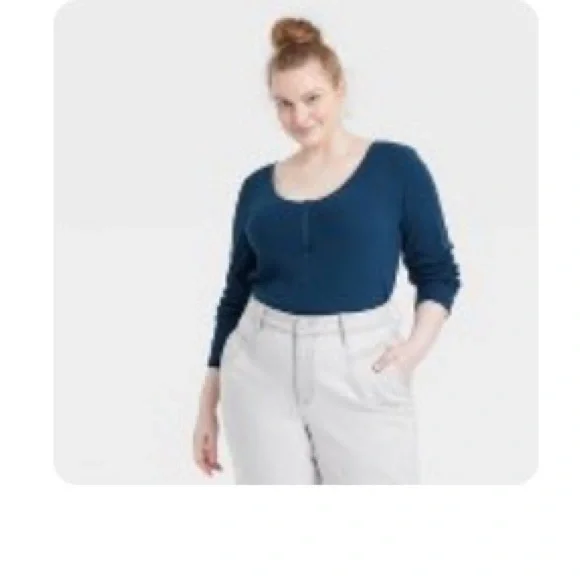 Universal Thread Henley - Picture 1 of 6